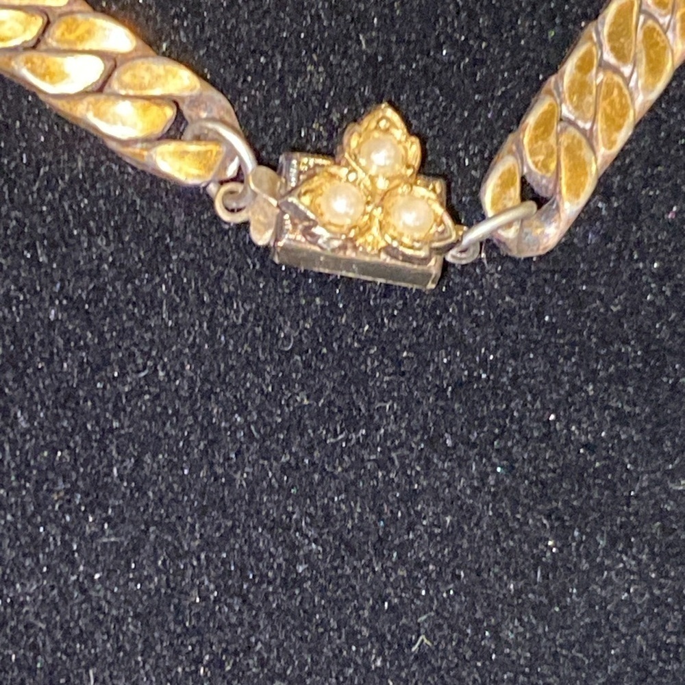 Unsigned Miriam Haskell necklace & Earrings set - Picture 6 of 6